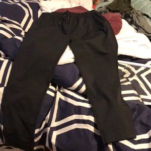 Lululemon cropped pants!